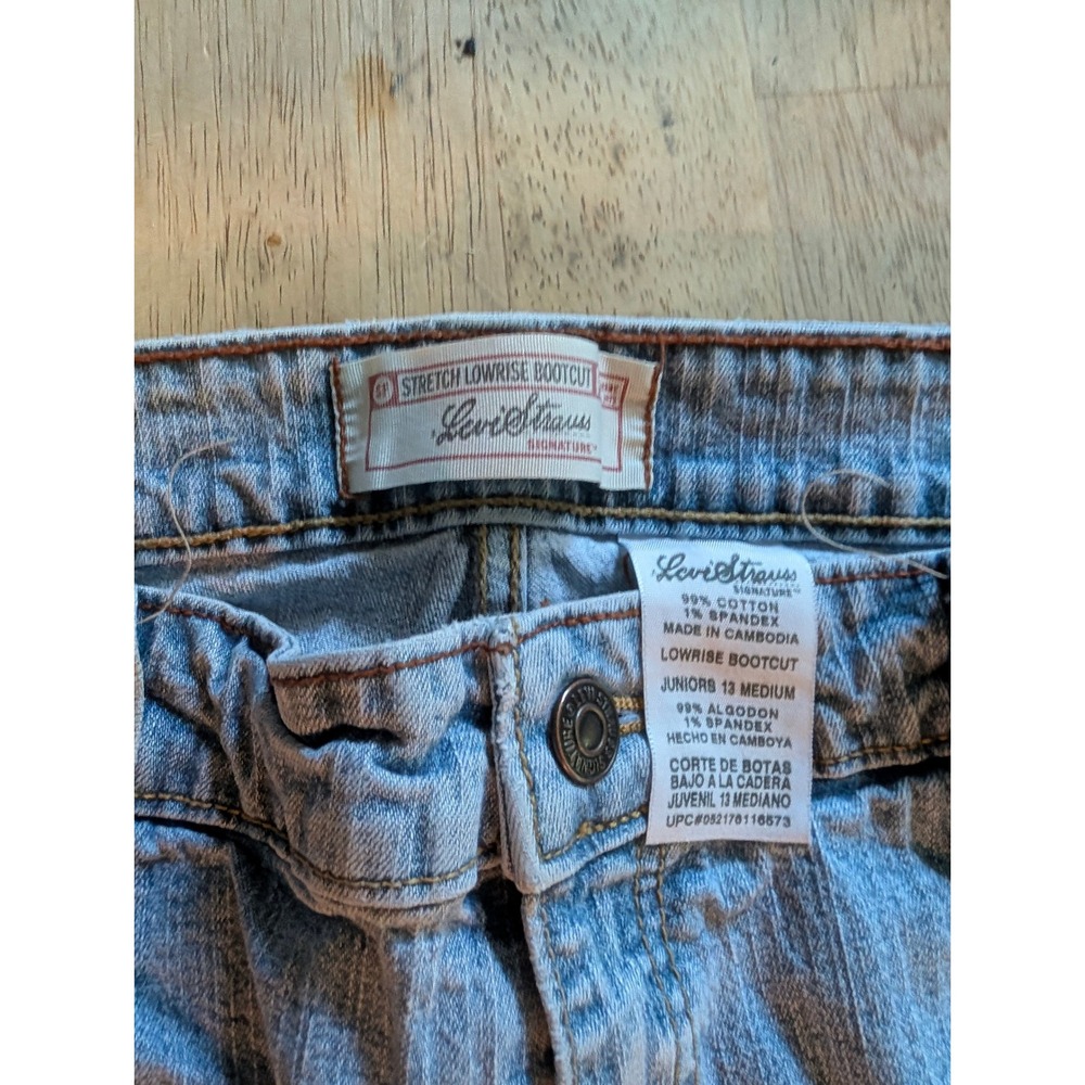 Signature by Levi Strauss Juniors Stretch Lowrise Bootcut Jeans Light Wash 13M - Picture 7 of 12